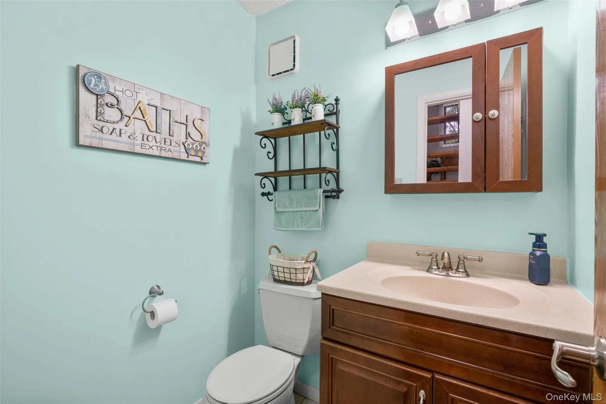 Convenient Powder rm on Main Living level for guests & owners without having to go upstairs to the one bathroom like many of the other 1Br townhouses. Convenient Powder rm on Main Living level for guests & owners without having to go upstairs to the one bathroom like many of the other 1Br townhouses.