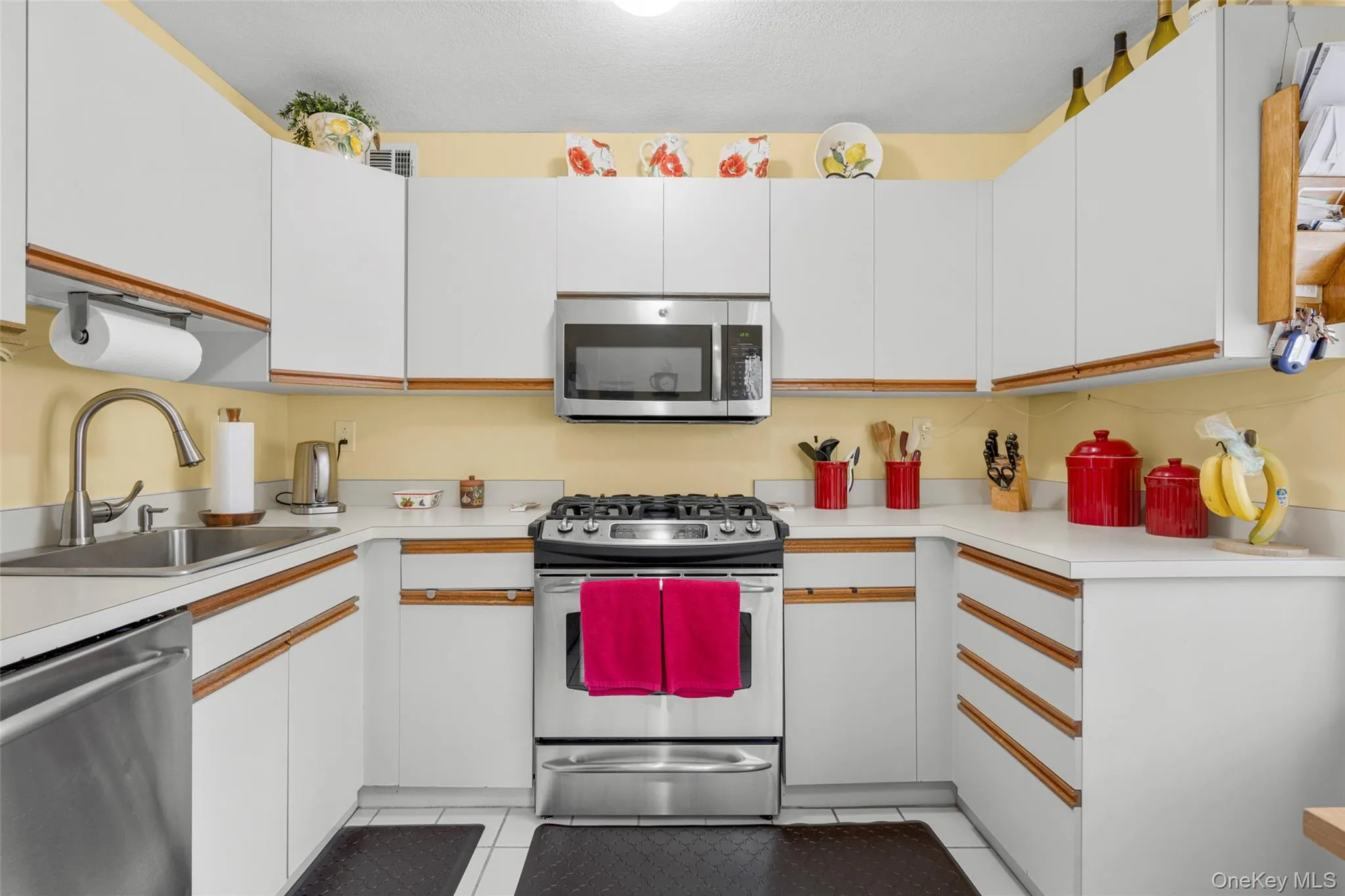 Efficient eat-in kitchen features Stainless Steel Appliances with new Sink & Faucet plus lots of cabinets for storage & ample countertops as workspace. Electric Switch on backsplash to left of sink is for disposal if one wishes to add one. Efficient eat-in kitchen features Stainless Steel Appliances with new Sink & Faucet plus lots of cabinets for storage & ample countertops as workspace. Electric Switch on backsplash to left of sink is for disposal if one wishes to add one.