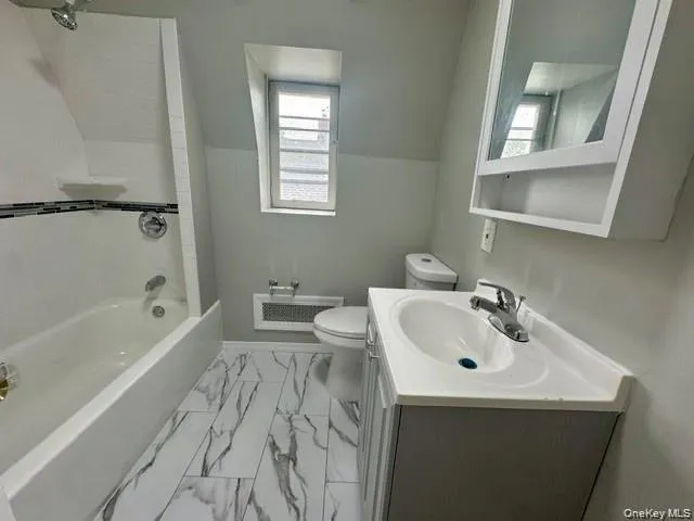 100 Earle Avenue, Hempstead, NY, 2 Bedrooms Bedrooms, 4 Rooms Rooms,1 BathroomBathrooms,Residential Lease,For Rent,Earle,0,1030602 100 Earle Avenue, Hempstead, NY, 2 Bedrooms Bedrooms, 4 Rooms Rooms,1 BathroomBathrooms,Residential Lease,For Rent,Earle,0,1030602