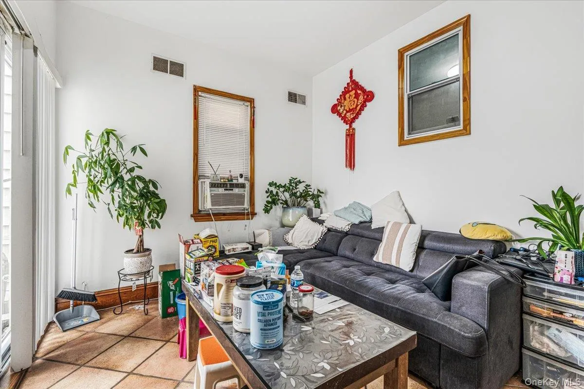 8605 79th Street, New York, NY, 3 Bedrooms Bedrooms, 7 Rooms Rooms,2 BathroomsBathrooms,Residential,For Rent,79th,0,1030606 8605 79th Street, New York, NY, 3 Bedrooms Bedrooms, 7 Rooms Rooms,2 BathroomsBathrooms,Residential,For Rent,79th,0,1030606
