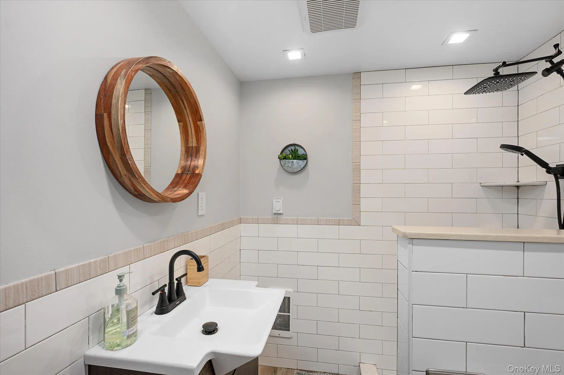 58 Elwood Road, Huntington, NY, 4 Bedrooms Bedrooms, 10 Rooms Rooms,3 BathroomsBathrooms,Residential,For Rent,Elwood,0,1030607 58 Elwood Road, Huntington, NY, 4 Bedrooms Bedrooms, 10 Rooms Rooms,3 BathroomsBathrooms,Residential,For Rent,Elwood,0,1030607