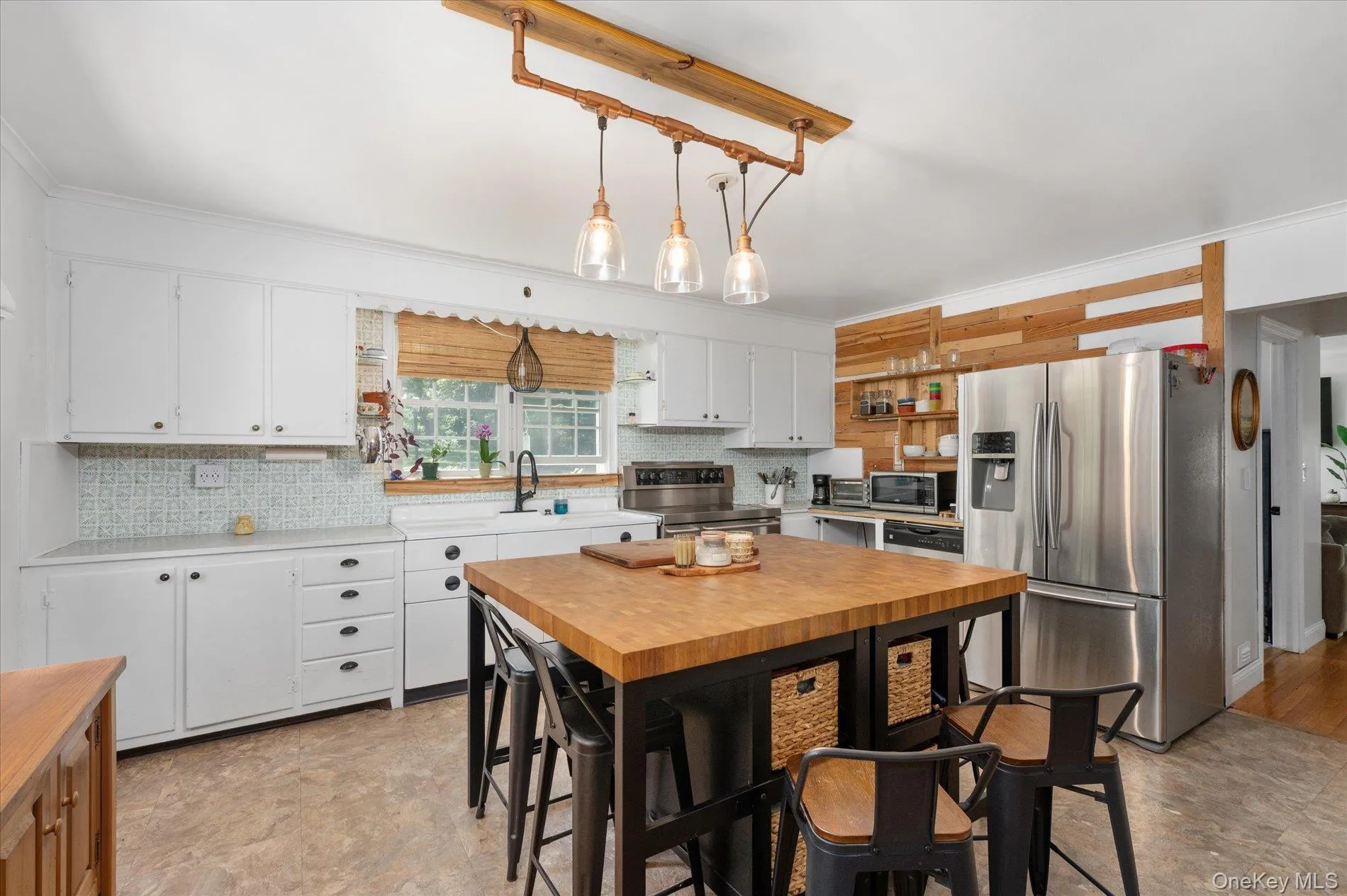58 Elwood Road, Huntington, NY, 4 Bedrooms Bedrooms, 10 Rooms Rooms,3 BathroomsBathrooms,Residential,For Rent,Elwood,0,1030607 58 Elwood Road, Huntington, NY, 4 Bedrooms Bedrooms, 10 Rooms Rooms,3 BathroomsBathrooms,Residential,For Rent,Elwood,0,1030607
