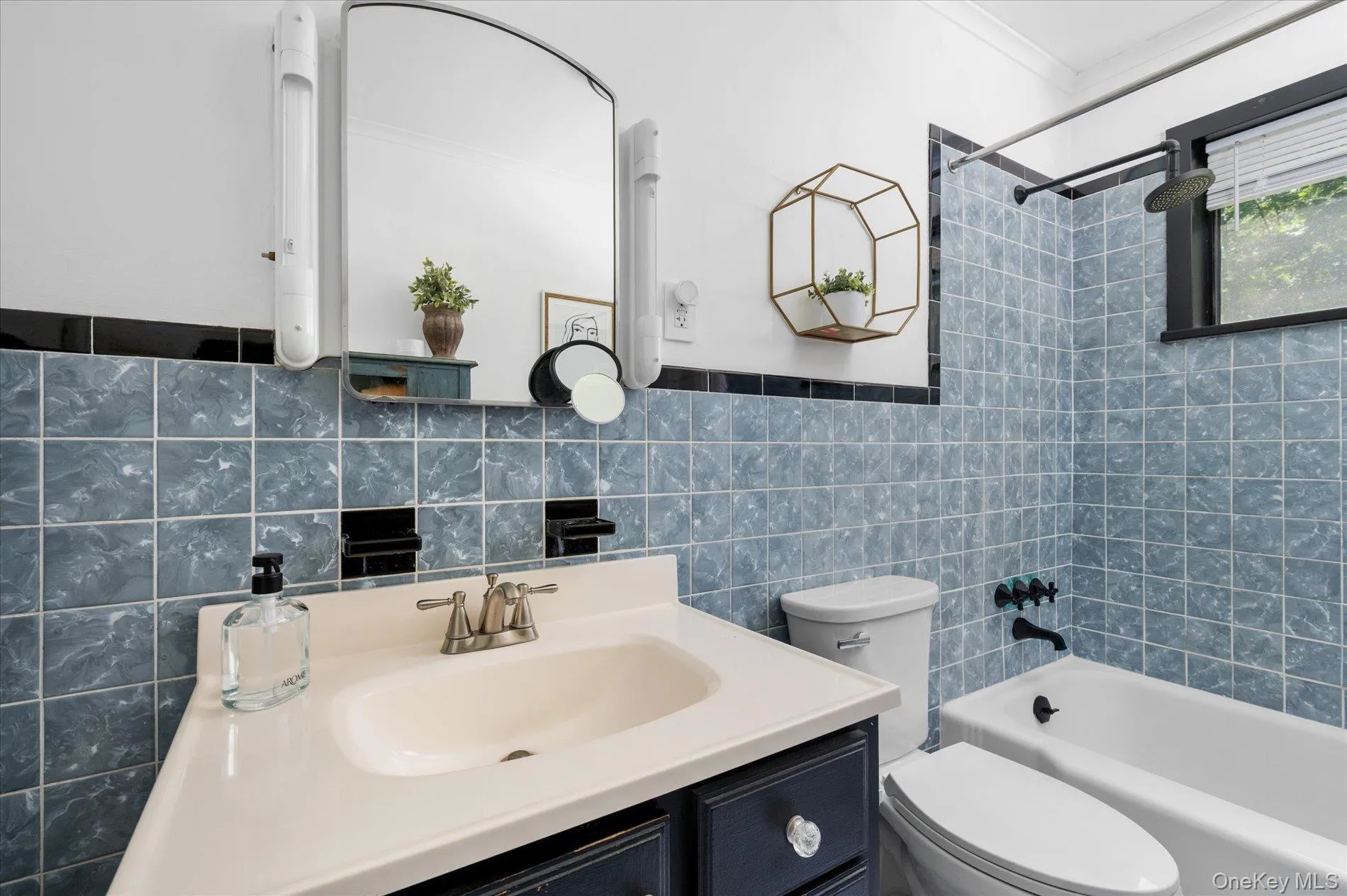58 Elwood Road, Huntington, NY, 4 Bedrooms Bedrooms, 10 Rooms Rooms,3 BathroomsBathrooms,Residential,For Rent,Elwood,0,1030607 58 Elwood Road, Huntington, NY, 4 Bedrooms Bedrooms, 10 Rooms Rooms,3 BathroomsBathrooms,Residential,For Rent,Elwood,0,1030607