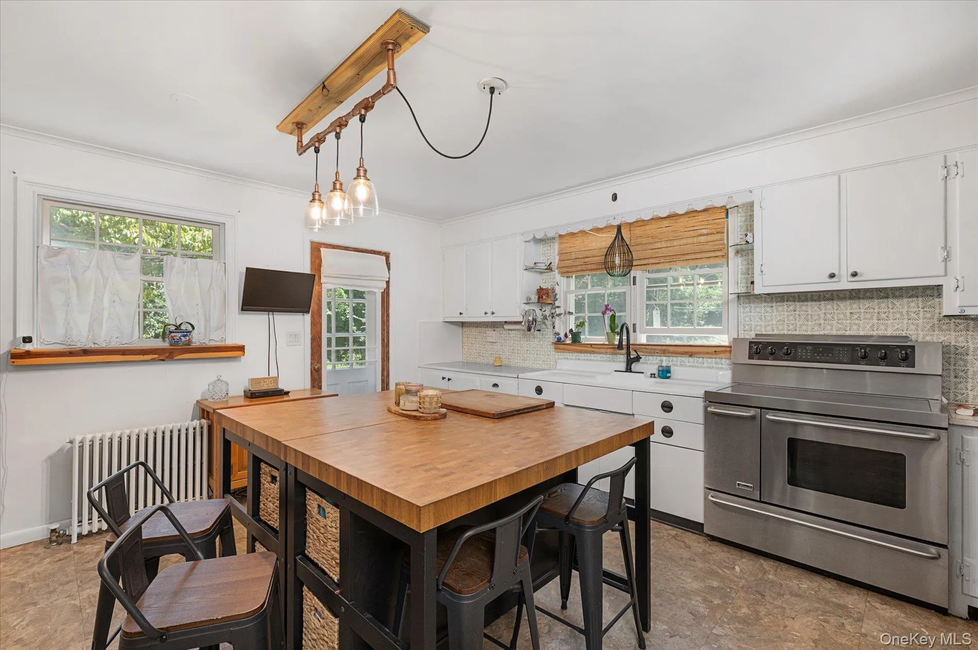 58 Elwood Road, Huntington, NY, 4 Bedrooms Bedrooms, 10 Rooms Rooms,3 BathroomsBathrooms,Residential,For Rent,Elwood,0,1030607 58 Elwood Road, Huntington, NY, 4 Bedrooms Bedrooms, 10 Rooms Rooms,3 BathroomsBathrooms,Residential,For Rent,Elwood,0,1030607