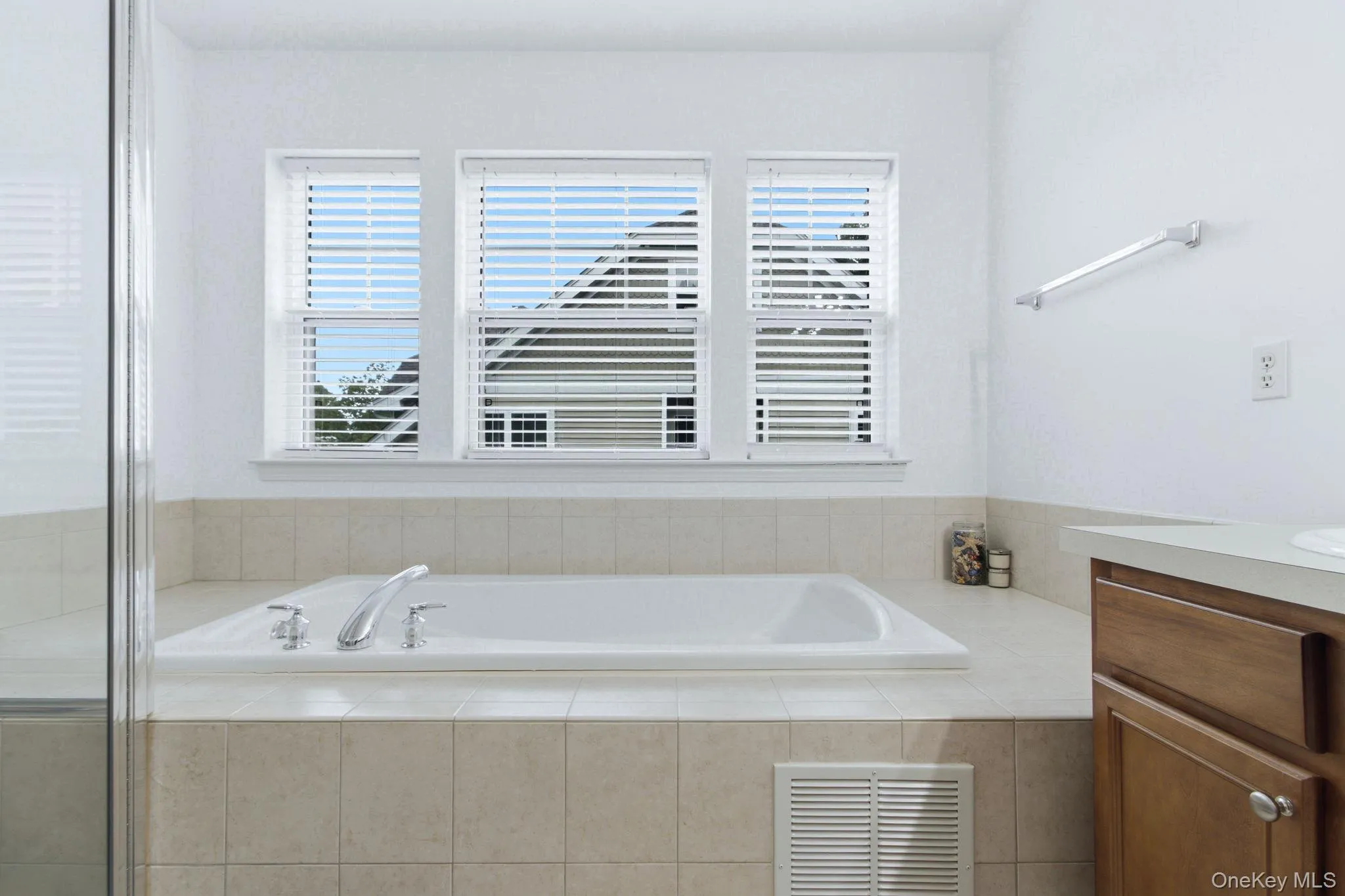 34 Briarbrook Drive, Ossining, NY, 2 Bedrooms Bedrooms, 8 Rooms Rooms,2 BathroomsBathrooms,Residential,For Rent,Briarbrook,0,1030619 34 Briarbrook Drive, Ossining, NY, 2 Bedrooms Bedrooms, 8 Rooms Rooms,2 BathroomsBathrooms,Residential,For Rent,Briarbrook,0,1030619
