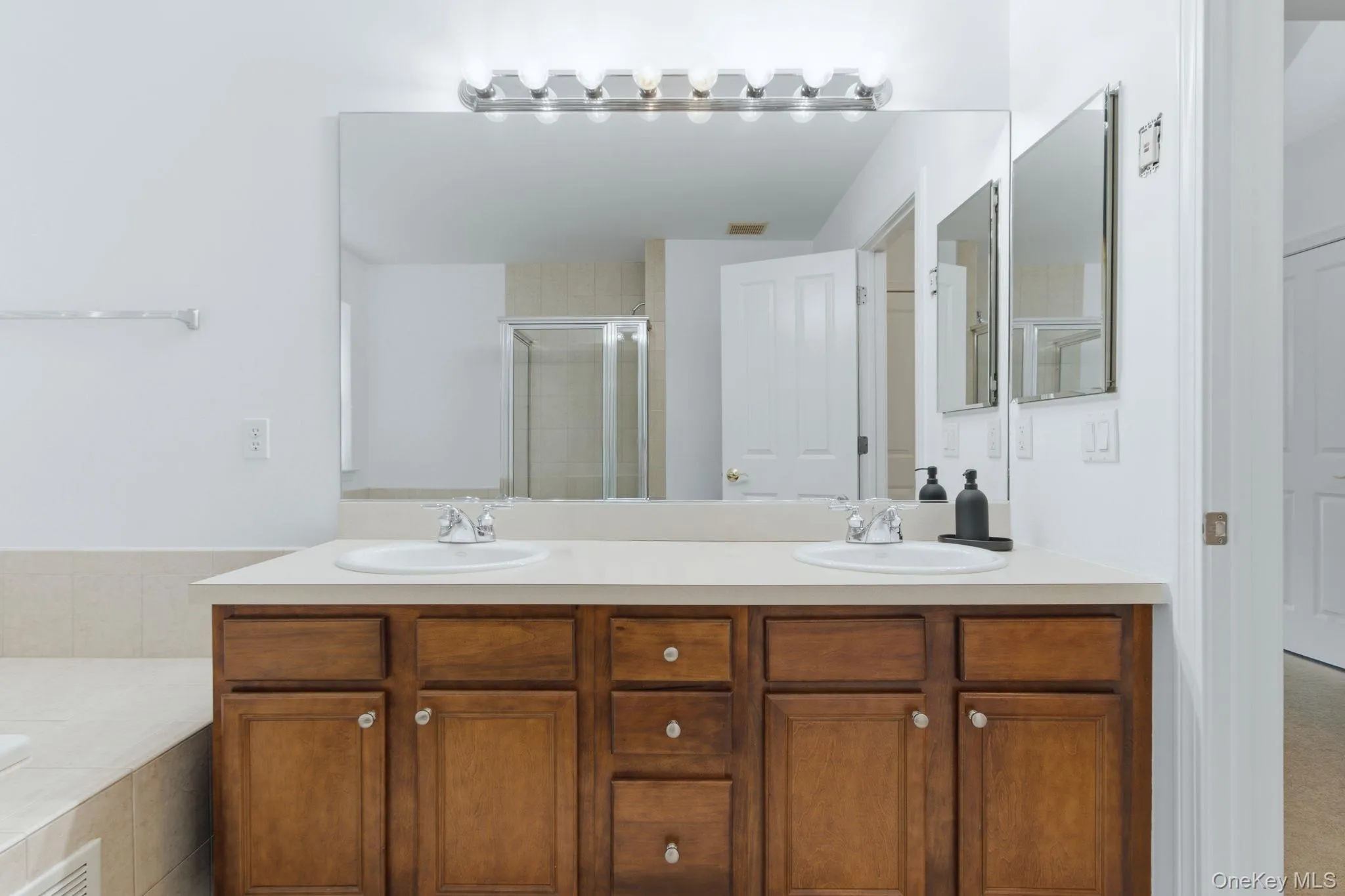34 Briarbrook Drive, Ossining, NY, 2 Bedrooms Bedrooms, 8 Rooms Rooms,2 BathroomsBathrooms,Residential,For Rent,Briarbrook,0,1030619 34 Briarbrook Drive, Ossining, NY, 2 Bedrooms Bedrooms, 8 Rooms Rooms,2 BathroomsBathrooms,Residential,For Rent,Briarbrook,0,1030619