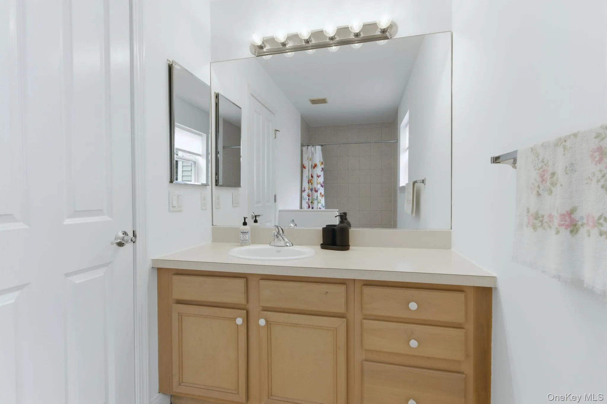 34 Briarbrook Drive, Ossining, NY, 2 Bedrooms Bedrooms, 8 Rooms Rooms,2 BathroomsBathrooms,Residential,For Rent,Briarbrook,0,1030619 34 Briarbrook Drive, Ossining, NY, 2 Bedrooms Bedrooms, 8 Rooms Rooms,2 BathroomsBathrooms,Residential,For Rent,Briarbrook,0,1030619