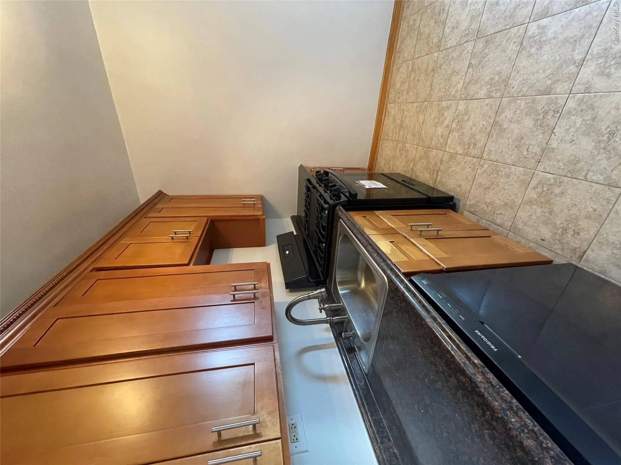 102-30 Queens Blvd, New York, NY, 2 Bedrooms Bedrooms, 4 Rooms Rooms,1 BathroomBathrooms,Residential,For Rent,Queens Blvd,0,1030621 102-30 Queens Blvd, New York, NY, 2 Bedrooms Bedrooms, 4 Rooms Rooms,1 BathroomBathrooms,Residential,For Rent,Queens Blvd,0,1030621