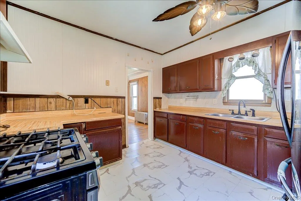 158 Cottage Street, Middletown, NY, 3 Bedrooms Bedrooms, 6 Rooms Rooms,2 BathroomsBathrooms,Residential,For Rent,Cottage,0,1030626 158 Cottage Street, Middletown, NY, 3 Bedrooms Bedrooms, 6 Rooms Rooms,2 BathroomsBathrooms,Residential,For Rent,Cottage,0,1030626