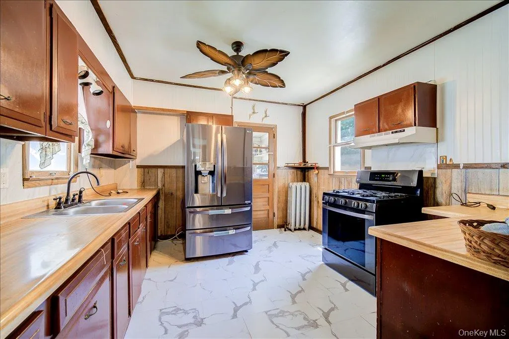 158 Cottage Street, Middletown, NY, 3 Bedrooms Bedrooms, 6 Rooms Rooms,2 BathroomsBathrooms,Residential,For Rent,Cottage,0,1030626 158 Cottage Street, Middletown, NY, 3 Bedrooms Bedrooms, 6 Rooms Rooms,2 BathroomsBathrooms,Residential,For Rent,Cottage,0,1030626