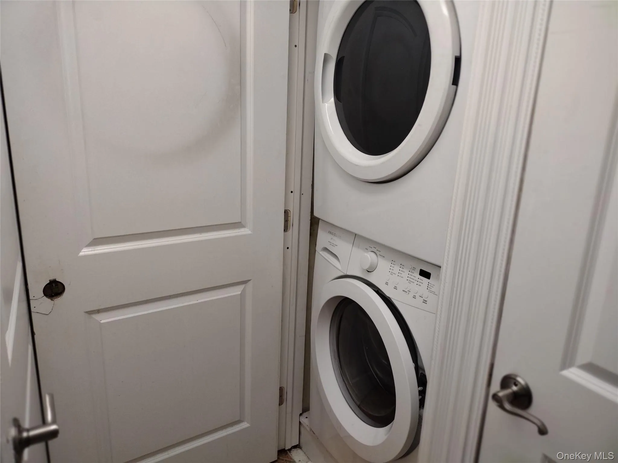 396 Birchwood Road, Brookhaven, NY, 1 Bedroom Bedrooms, 5 Rooms Rooms,1 BathroomBathrooms,Residential Lease,For Rent,Birchwood,0,1030628 396 Birchwood Road, Brookhaven, NY, 1 Bedroom Bedrooms, 5 Rooms Rooms,1 BathroomBathrooms,Residential Lease,For Rent,Birchwood,0,1030628