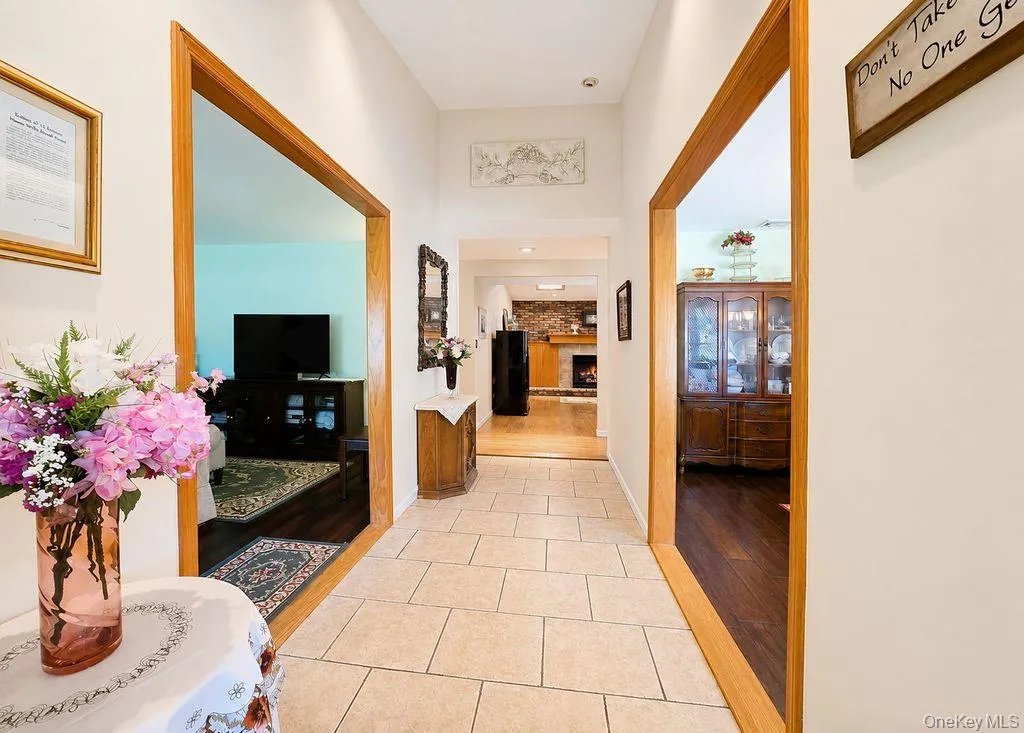 53 Orleans Green, Brookhaven, NY, 3 Bedrooms Bedrooms, 8 Rooms Rooms,2 BathroomsBathrooms,Residential,For Rent,Orleans,0,1030640 53 Orleans Green, Brookhaven, NY, 3 Bedrooms Bedrooms, 8 Rooms Rooms,2 BathroomsBathrooms,Residential,For Rent,Orleans,0,1030640