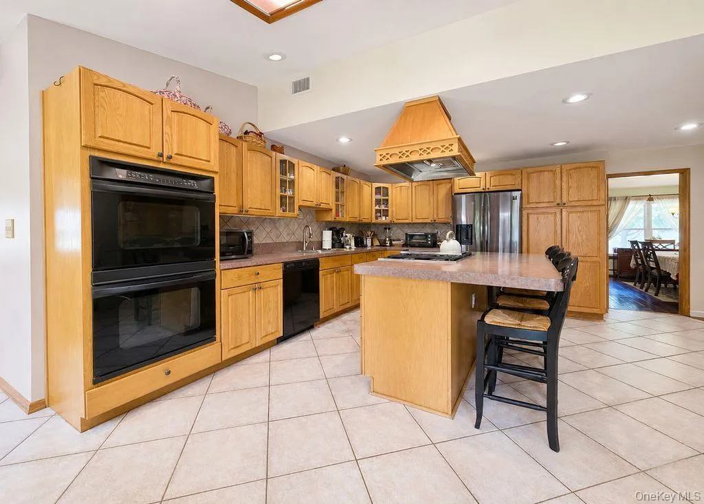 53 Orleans Green, Brookhaven, NY, 3 Bedrooms Bedrooms, 8 Rooms Rooms,2 BathroomsBathrooms,Residential,For Rent,Orleans,0,1030640 53 Orleans Green, Brookhaven, NY, 3 Bedrooms Bedrooms, 8 Rooms Rooms,2 BathroomsBathrooms,Residential,For Rent,Orleans,0,1030640