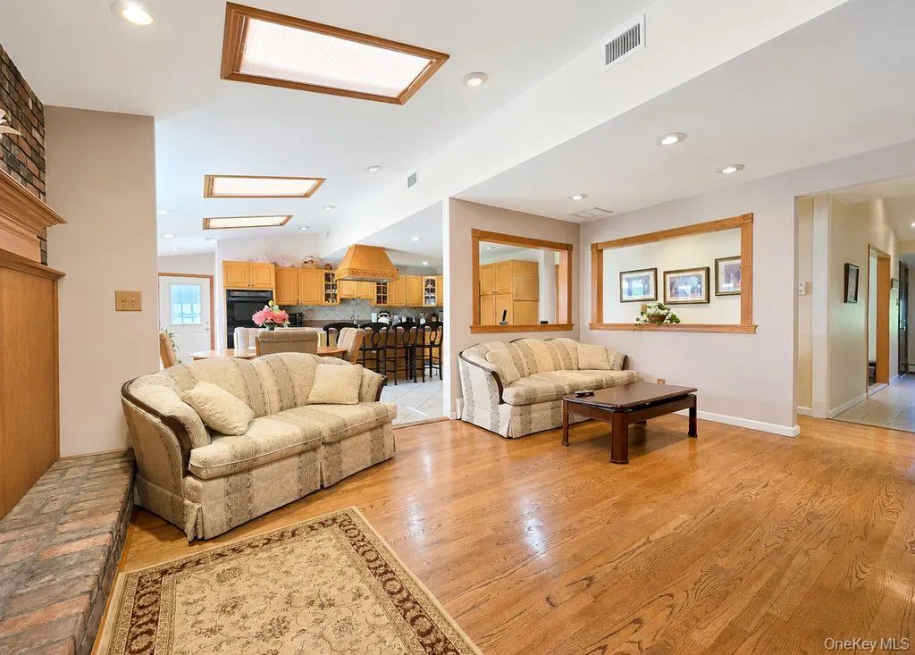 53 Orleans Green, Brookhaven, NY, 3 Bedrooms Bedrooms, 8 Rooms Rooms,2 BathroomsBathrooms,Residential,For Rent,Orleans,0,1030640 53 Orleans Green, Brookhaven, NY, 3 Bedrooms Bedrooms, 8 Rooms Rooms,2 BathroomsBathrooms,Residential,For Rent,Orleans,0,1030640