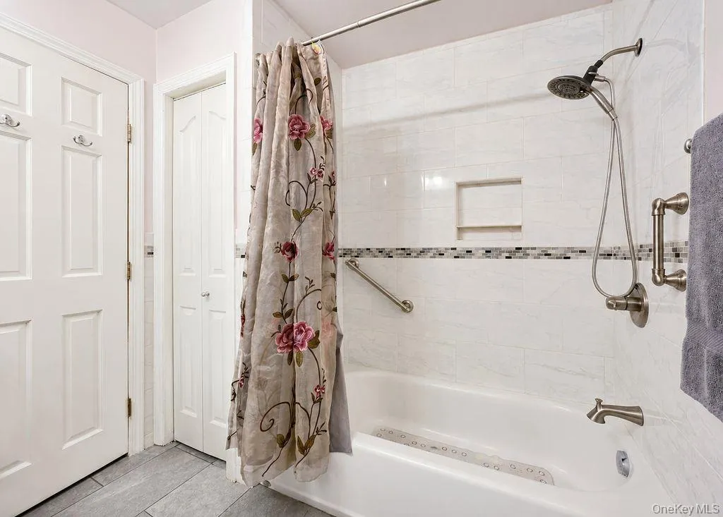 53 Orleans Green, Brookhaven, NY, 3 Bedrooms Bedrooms, 8 Rooms Rooms,2 BathroomsBathrooms,Residential,For Rent,Orleans,0,1030640 53 Orleans Green, Brookhaven, NY, 3 Bedrooms Bedrooms, 8 Rooms Rooms,2 BathroomsBathrooms,Residential,For Rent,Orleans,0,1030640