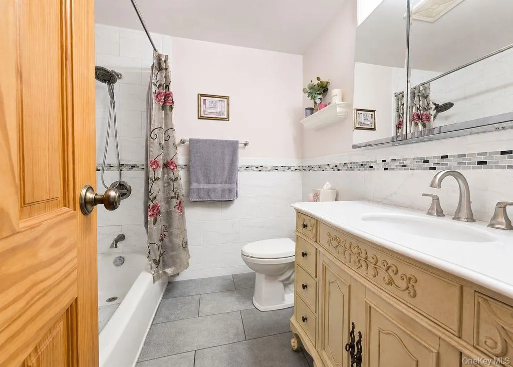53 Orleans Green, Brookhaven, NY, 3 Bedrooms Bedrooms, 8 Rooms Rooms,2 BathroomsBathrooms,Residential,For Rent,Orleans,0,1030640 53 Orleans Green, Brookhaven, NY, 3 Bedrooms Bedrooms, 8 Rooms Rooms,2 BathroomsBathrooms,Residential,For Rent,Orleans,0,1030640