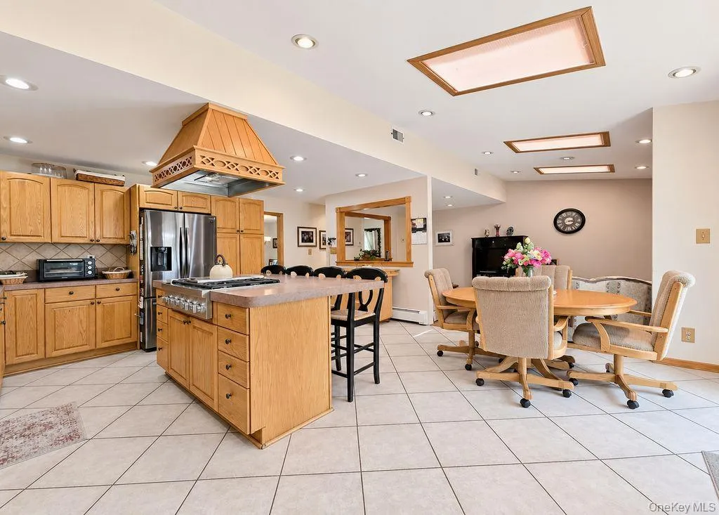 53 Orleans Green, Brookhaven, NY, 3 Bedrooms Bedrooms, 8 Rooms Rooms,2 BathroomsBathrooms,Residential,For Rent,Orleans,0,1030640 53 Orleans Green, Brookhaven, NY, 3 Bedrooms Bedrooms, 8 Rooms Rooms,2 BathroomsBathrooms,Residential,For Rent,Orleans,0,1030640