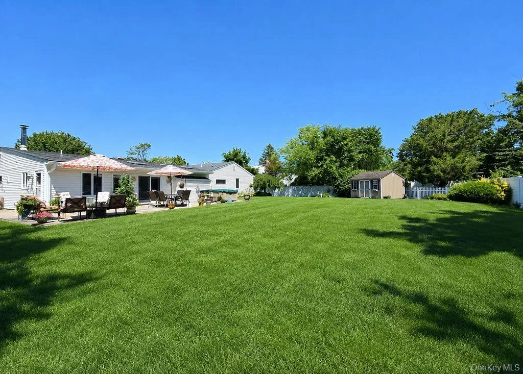 53 Orleans Green, Brookhaven, NY, 3 Bedrooms Bedrooms, 8 Rooms Rooms,2 BathroomsBathrooms,Residential,For Rent,Orleans,0,1030640 53 Orleans Green, Brookhaven, NY, 3 Bedrooms Bedrooms, 8 Rooms Rooms,2 BathroomsBathrooms,Residential,For Rent,Orleans,0,1030640