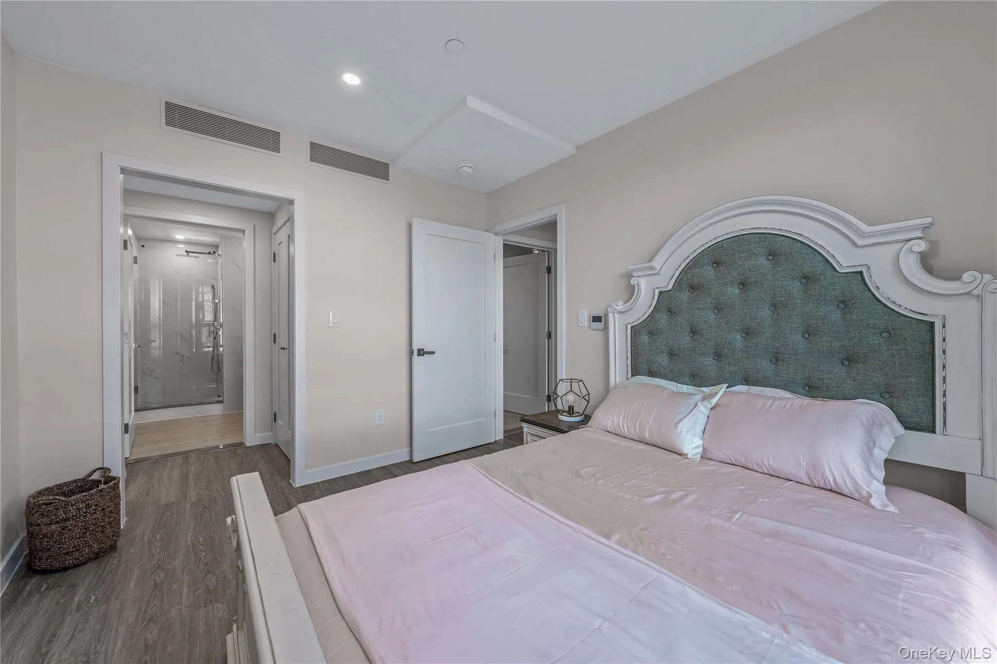 43-30 52 nd street, New York, NY, 3 Bedrooms Bedrooms, 6 Rooms Rooms,2 BathroomsBathrooms,Residential,For Rent,52 nd street,0,1030641 43-30 52 nd street, New York, NY, 3 Bedrooms Bedrooms, 6 Rooms Rooms,2 BathroomsBathrooms,Residential,For Rent,52 nd street,0,1030641