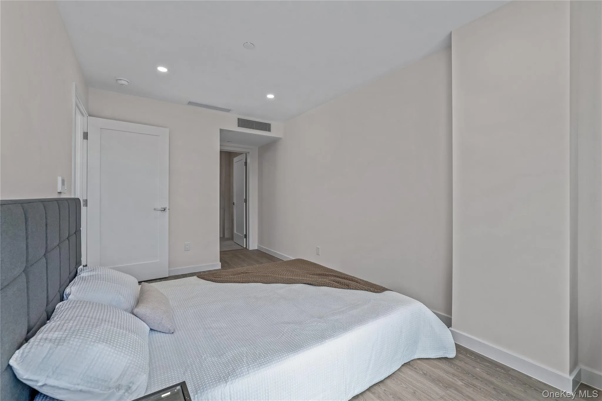 43-30 52nd street, New York, NY, 2 Bedrooms Bedrooms, 4 Rooms Rooms,1 BathroomBathrooms,Residential,For Rent,52nd street,0,1030644 43-30 52nd street, New York, NY, 2 Bedrooms Bedrooms, 4 Rooms Rooms,1 BathroomBathrooms,Residential,For Rent,52nd street,0,1030644