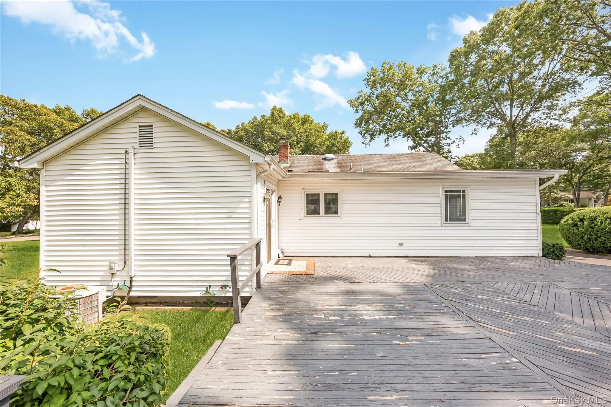 42 Pineacre Drive, Smithtown, NY, 3 Bedrooms Bedrooms, 7 Rooms Rooms,1 BathroomBathrooms,Residential,For Rent,Pineacre,0,1030650 42 Pineacre Drive, Smithtown, NY, 3 Bedrooms Bedrooms, 7 Rooms Rooms,1 BathroomBathrooms,Residential,For Rent,Pineacre,0,1030650