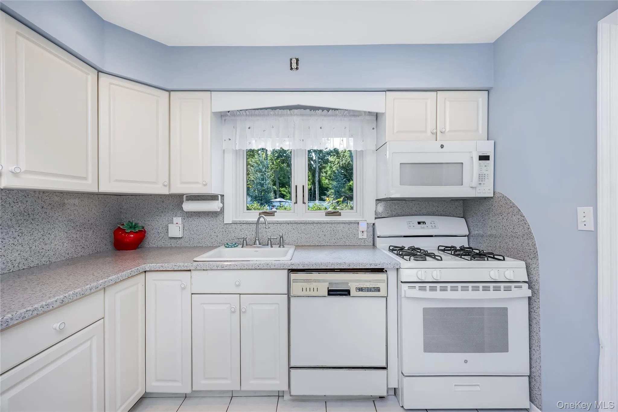 42 Pineacre Drive, Smithtown, NY, 3 Bedrooms Bedrooms, 7 Rooms Rooms,1 BathroomBathrooms,Residential,For Rent,Pineacre,0,1030650 42 Pineacre Drive, Smithtown, NY, 3 Bedrooms Bedrooms, 7 Rooms Rooms,1 BathroomBathrooms,Residential,For Rent,Pineacre,0,1030650