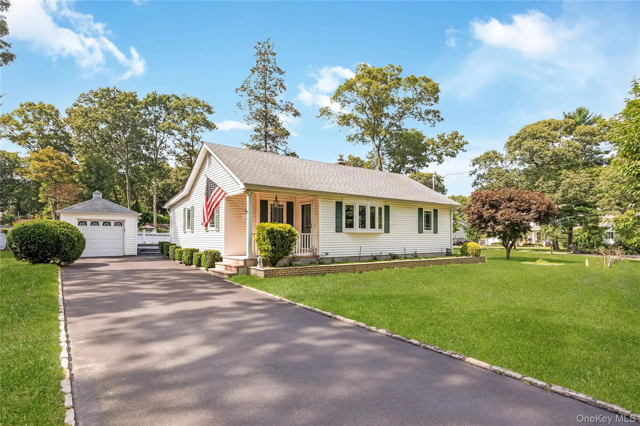 42 Pineacre Drive, Smithtown, NY, 3 Bedrooms Bedrooms, 7 Rooms Rooms,1 BathroomBathrooms,Residential,For Rent,Pineacre,0,1030650 42 Pineacre Drive, Smithtown, NY, 3 Bedrooms Bedrooms, 7 Rooms Rooms,1 BathroomBathrooms,Residential,For Rent,Pineacre,0,1030650