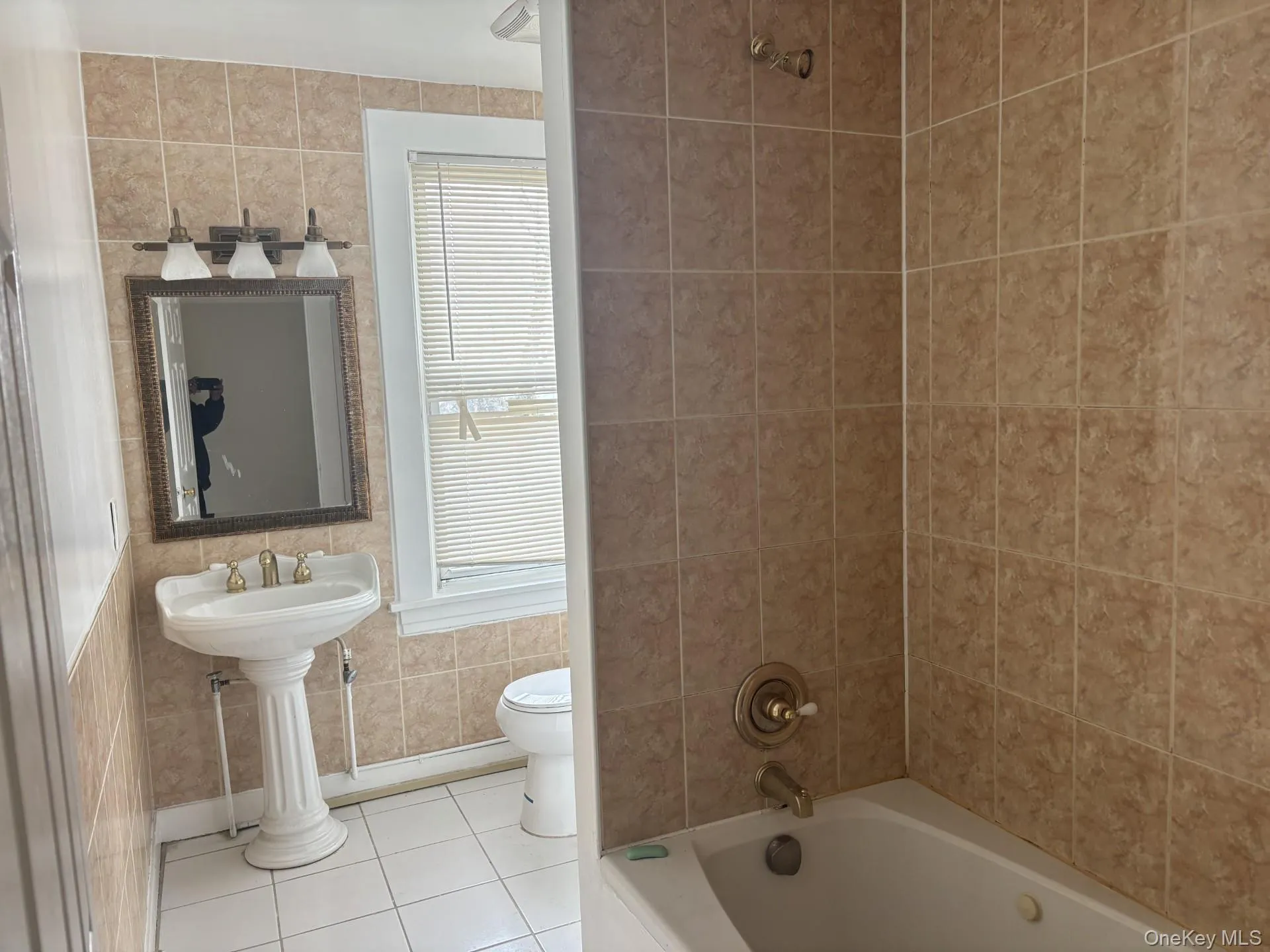 9 Myrtle Street, White Plains, NY, 3 Bedrooms Bedrooms, 5 Rooms Rooms,1 BathroomBathrooms,Residential Lease,For Rent,Myrtle,0,1030652 9 Myrtle Street, White Plains, NY, 3 Bedrooms Bedrooms, 5 Rooms Rooms,1 BathroomBathrooms,Residential Lease,For Rent,Myrtle,0,1030652