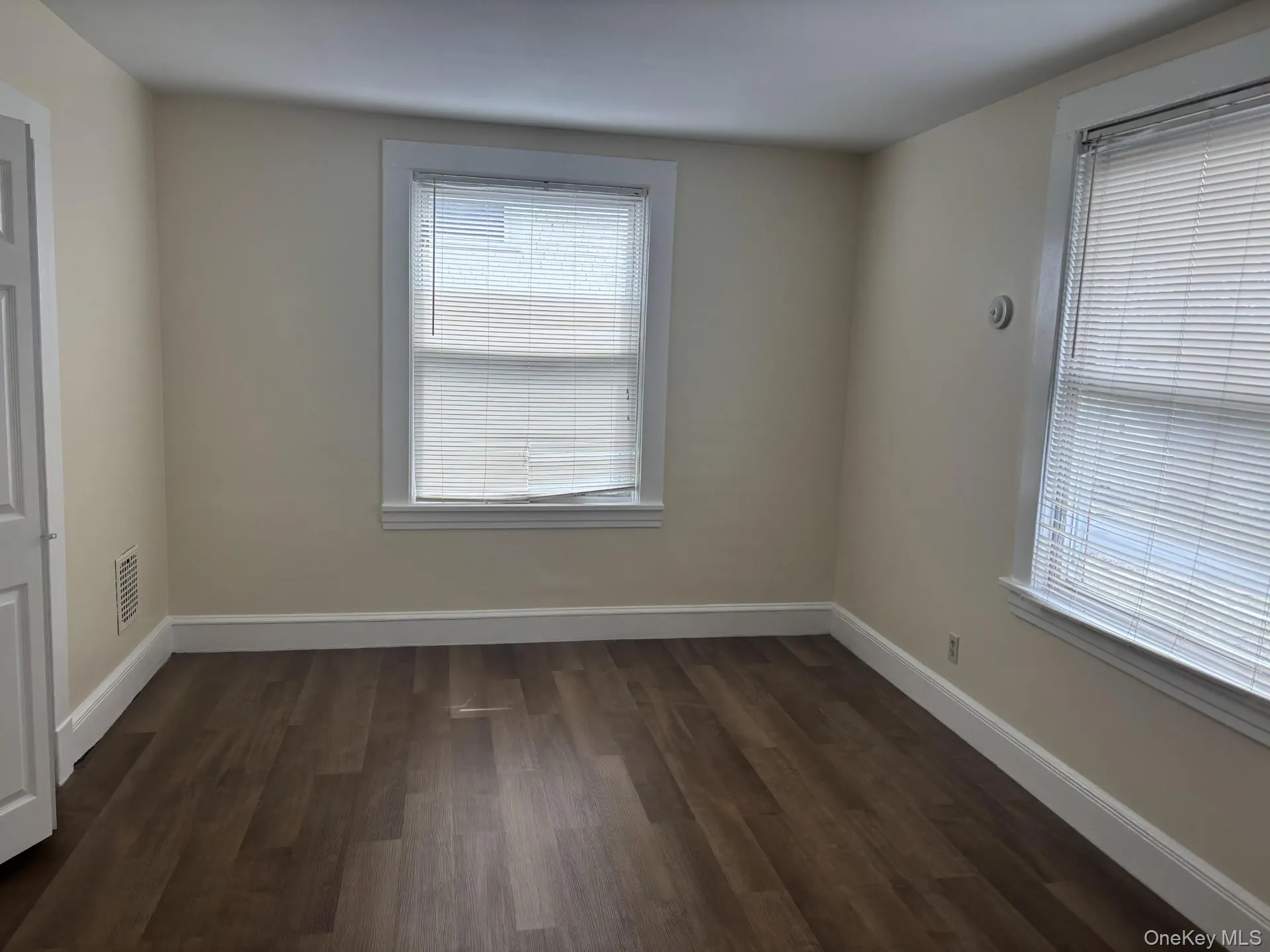9 Myrtle Street, White Plains, NY, 3 Bedrooms Bedrooms, 5 Rooms Rooms,1 BathroomBathrooms,Residential Lease,For Rent,Myrtle,0,1030652 9 Myrtle Street, White Plains, NY, 3 Bedrooms Bedrooms, 5 Rooms Rooms,1 BathroomBathrooms,Residential Lease,For Rent,Myrtle,0,1030652