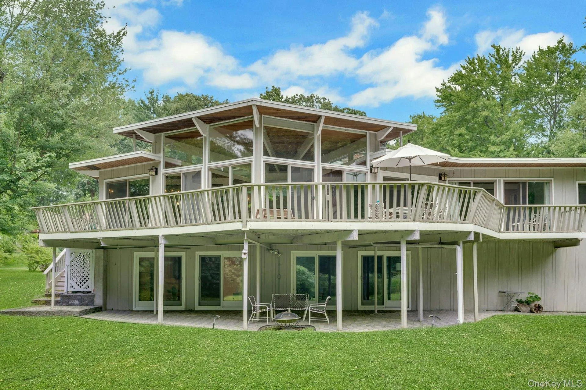 107 Holly Place, Ossining, NY, 5 Bedrooms Bedrooms, 11 Rooms Rooms,3 BathroomsBathrooms,Residential Lease,For Rent,Holly,0,1030666 107 Holly Place, Ossining, NY, 5 Bedrooms Bedrooms, 11 Rooms Rooms,3 BathroomsBathrooms,Residential Lease,For Rent,Holly,0,1030666