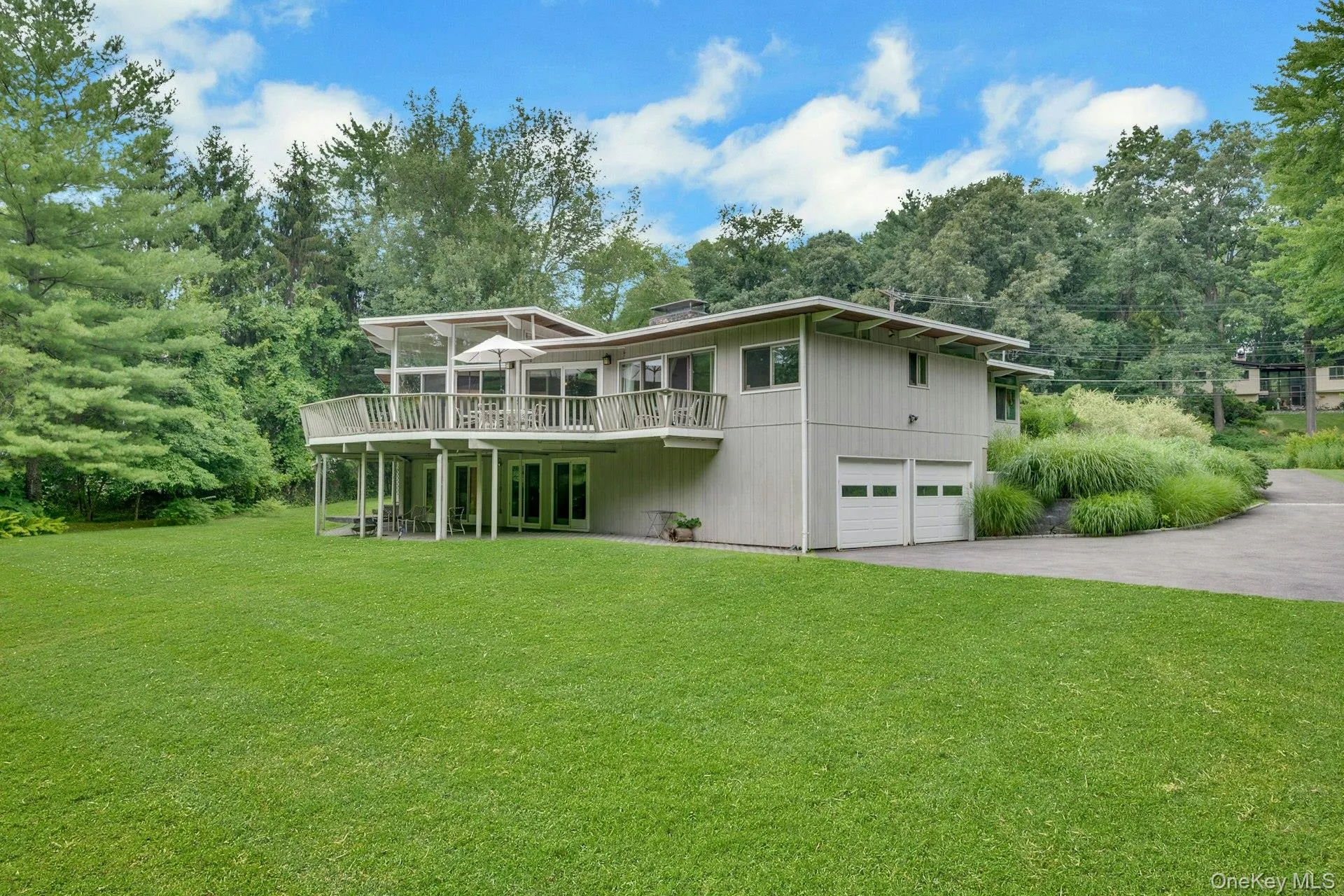 107 Holly Place, Ossining, NY, 5 Bedrooms Bedrooms, 11 Rooms Rooms,3 BathroomsBathrooms,Residential Lease,For Rent,Holly,0,1030666 107 Holly Place, Ossining, NY, 5 Bedrooms Bedrooms, 11 Rooms Rooms,3 BathroomsBathrooms,Residential Lease,For Rent,Holly,0,1030666