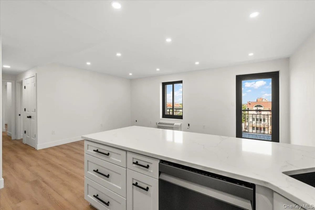100 Broadway, Long Beach, NY, 2 Bedrooms Bedrooms, 4 Rooms Rooms,2 BathroomsBathrooms,Residential,For Rent,Broadway,0,1030669 100 Broadway, Long Beach, NY, 2 Bedrooms Bedrooms, 4 Rooms Rooms,2 BathroomsBathrooms,Residential,For Rent,Broadway,0,1030669
