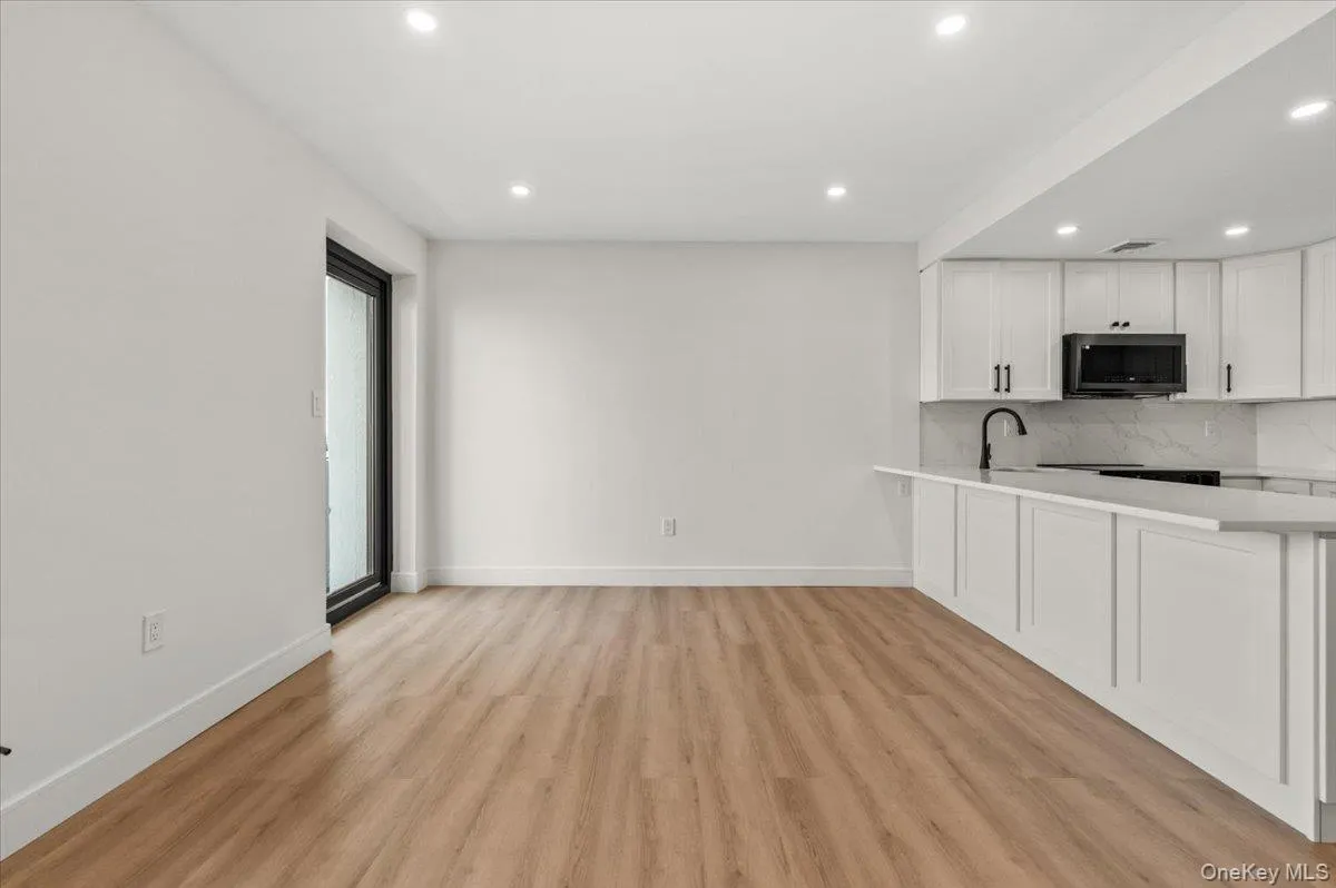 100 Broadway, Long Beach, NY, 2 Bedrooms Bedrooms, 4 Rooms Rooms,2 BathroomsBathrooms,Residential,For Rent,Broadway,0,1030669 100 Broadway, Long Beach, NY, 2 Bedrooms Bedrooms, 4 Rooms Rooms,2 BathroomsBathrooms,Residential,For Rent,Broadway,0,1030669