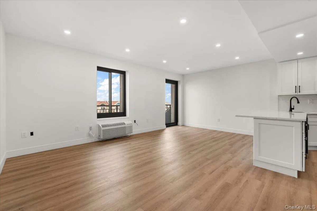 100 Broadway, Long Beach, NY, 2 Bedrooms Bedrooms, 4 Rooms Rooms,2 BathroomsBathrooms,Residential,For Rent,Broadway,0,1030669 100 Broadway, Long Beach, NY, 2 Bedrooms Bedrooms, 4 Rooms Rooms,2 BathroomsBathrooms,Residential,For Rent,Broadway,0,1030669