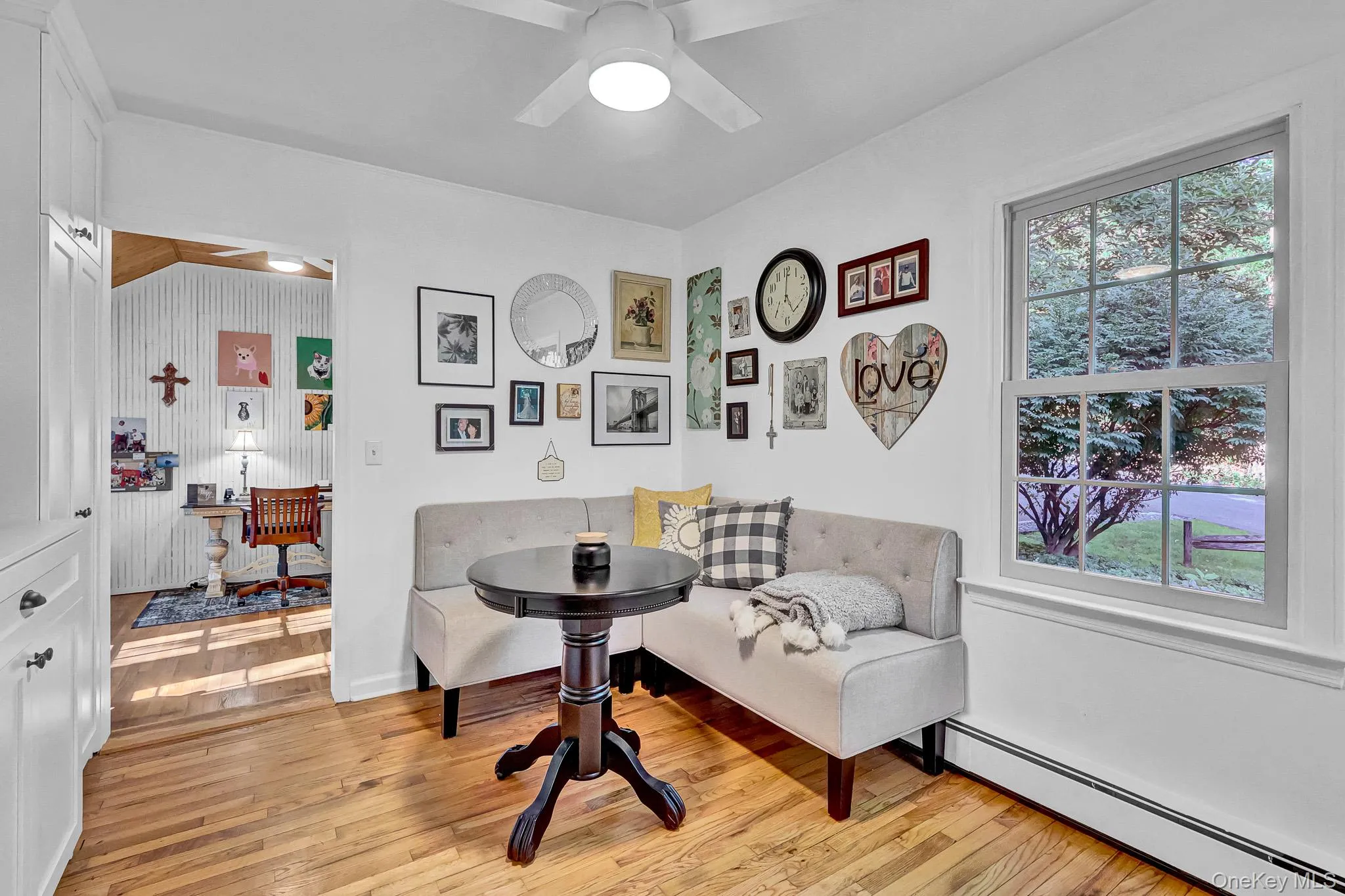 Sitting Room/Coffee Bar/Dining Room With Custom Built-Ins! Sitting Room/Coffee Bar/Dining Room With Custom Built-Ins!