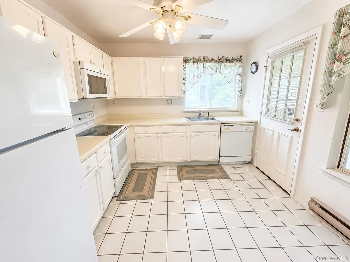 545 Stratford Lane, Brookhaven, NY, 2 Bedrooms Bedrooms, 5 Rooms Rooms,2 BathroomsBathrooms,Residential,For Rent,Stratford,0,1030687 545 Stratford Lane, Brookhaven, NY, 2 Bedrooms Bedrooms, 5 Rooms Rooms,2 BathroomsBathrooms,Residential,For Rent,Stratford,0,1030687