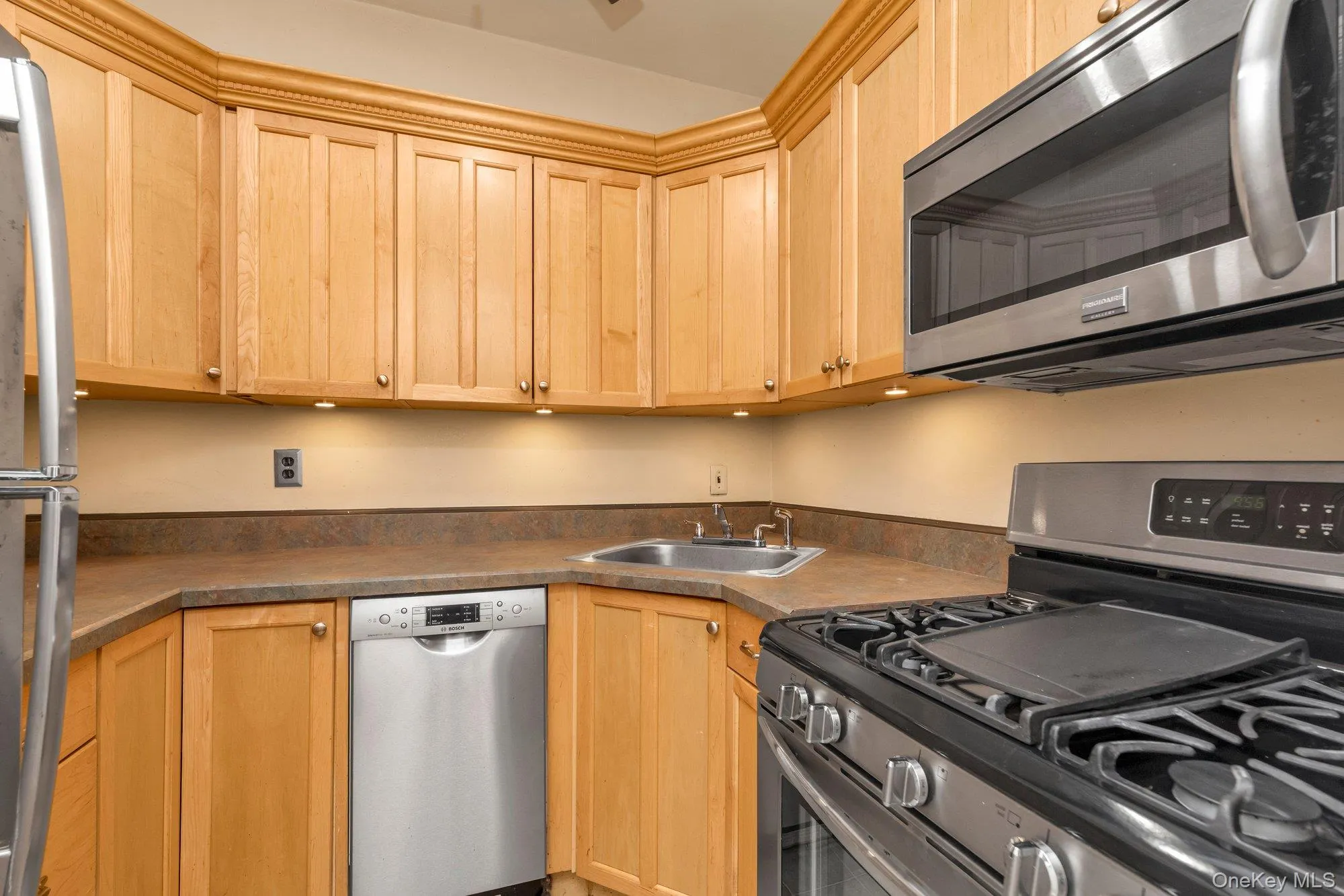 55 Grand Avenue, Hempstead, NY, 2 Bedrooms Bedrooms, 5 Rooms Rooms,1 BathroomBathrooms,Residential,For Rent,Grand,0,1030693 55 Grand Avenue, Hempstead, NY, 2 Bedrooms Bedrooms, 5 Rooms Rooms,1 BathroomBathrooms,Residential,For Rent,Grand,0,1030693