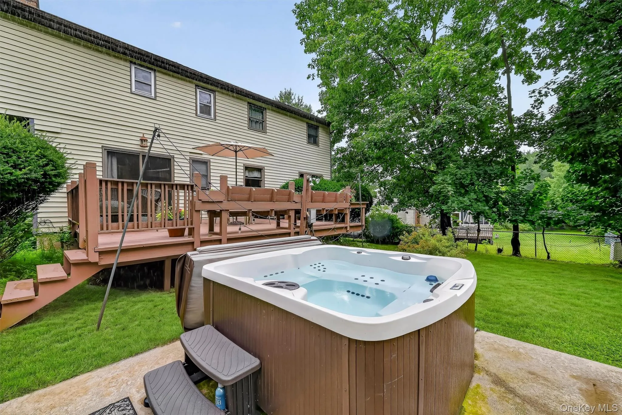 hot tub / spa hot tub / spa