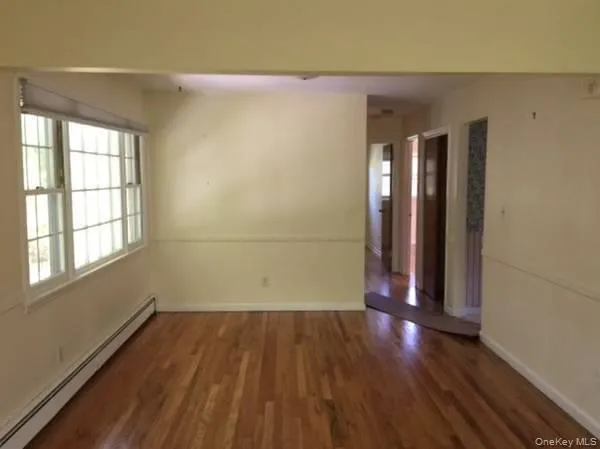 50 Soundview Road, Huntington, NY, 2 Bedrooms Bedrooms, 5 Rooms Rooms,1 BathroomBathrooms,Residential Lease,For Rent,Soundview,0,1030709 50 Soundview Road, Huntington, NY, 2 Bedrooms Bedrooms, 5 Rooms Rooms,1 BathroomBathrooms,Residential Lease,For Rent,Soundview,0,1030709
