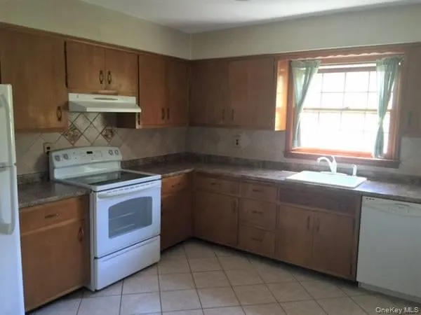 50 Soundview Road, Huntington, NY, 2 Bedrooms Bedrooms, 5 Rooms Rooms,1 BathroomBathrooms,Residential Lease,For Rent,Soundview,0,1030709 50 Soundview Road, Huntington, NY, 2 Bedrooms Bedrooms, 5 Rooms Rooms,1 BathroomBathrooms,Residential Lease,For Rent,Soundview,0,1030709