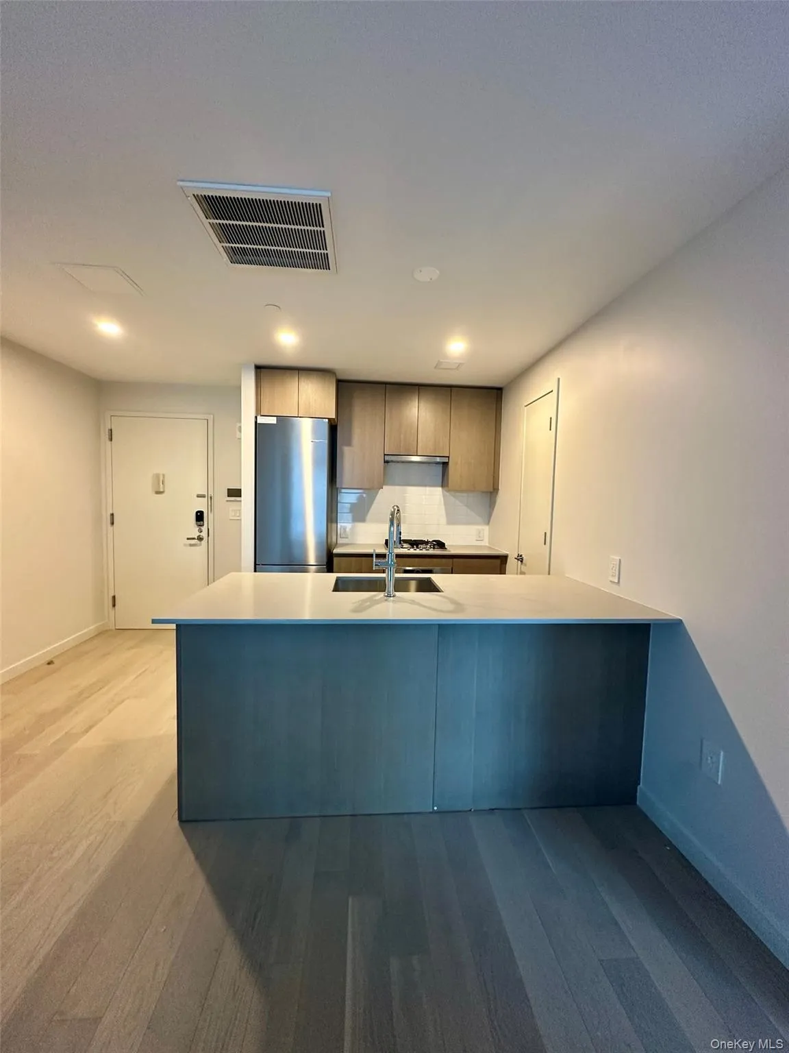 131-02 A 40th Road, New York, NY, 1 Bedroom Bedrooms, 2 Rooms Rooms,1 BathroomBathrooms,Residential Lease,For Rent,40th,0,1030713 131-02 A 40th Road, New York, NY, 1 Bedroom Bedrooms, 2 Rooms Rooms,1 BathroomBathrooms,Residential Lease,For Rent,40th,0,1030713