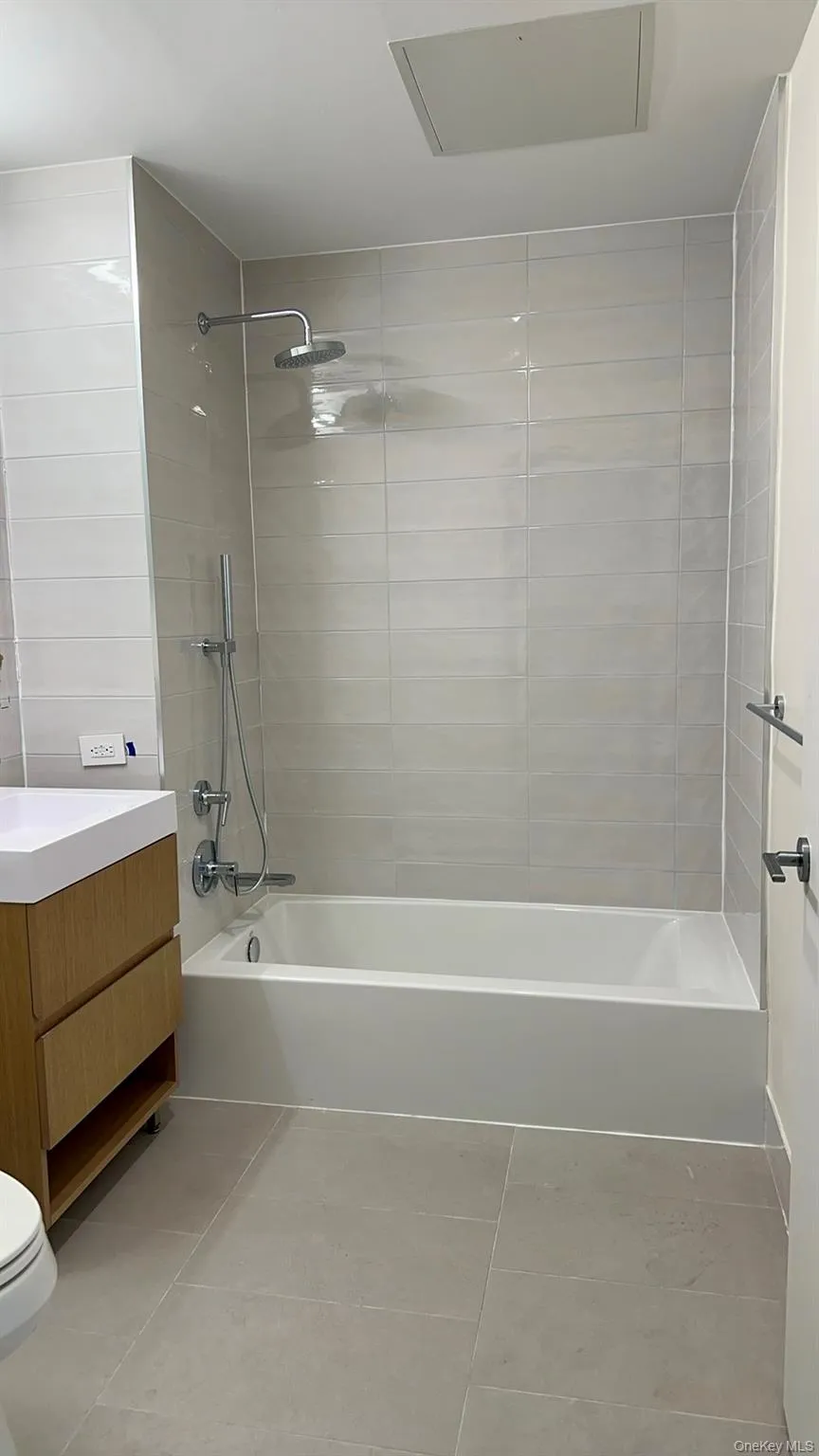 131-02 A 40th Road, New York, NY, 1 Bedroom Bedrooms, 2 Rooms Rooms,1 BathroomBathrooms,Residential Lease,For Rent,40th,0,1030713 131-02 A 40th Road, New York, NY, 1 Bedroom Bedrooms, 2 Rooms Rooms,1 BathroomBathrooms,Residential Lease,For Rent,40th,0,1030713
