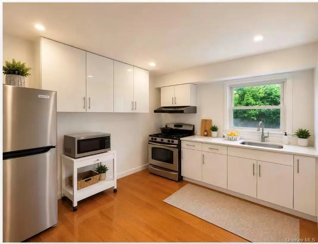 37 Magnolia Avenue, North Hempstead, NY, 4 Bedrooms Bedrooms, 8 Rooms Rooms,2 BathroomsBathrooms,Residential,For Rent,Magnolia,0,1030717 37 Magnolia Avenue, North Hempstead, NY, 4 Bedrooms Bedrooms, 8 Rooms Rooms,2 BathroomsBathrooms,Residential,For Rent,Magnolia,0,1030717