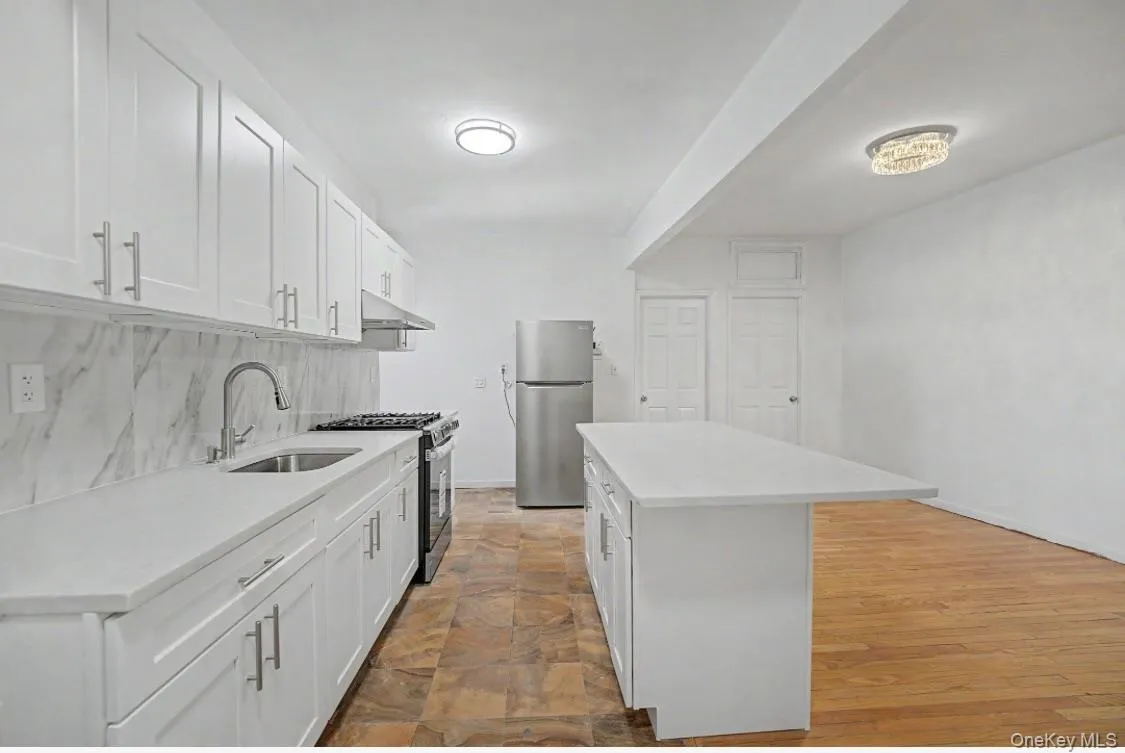 88-11 Elmhurst, New York, NY, 2 Bedrooms Bedrooms, 4 Rooms Rooms,1 BathroomBathrooms,Residential,For Rent,Elmhurst,0,1030719 88-11 Elmhurst, New York, NY, 2 Bedrooms Bedrooms, 4 Rooms Rooms,1 BathroomBathrooms,Residential,For Rent,Elmhurst,0,1030719