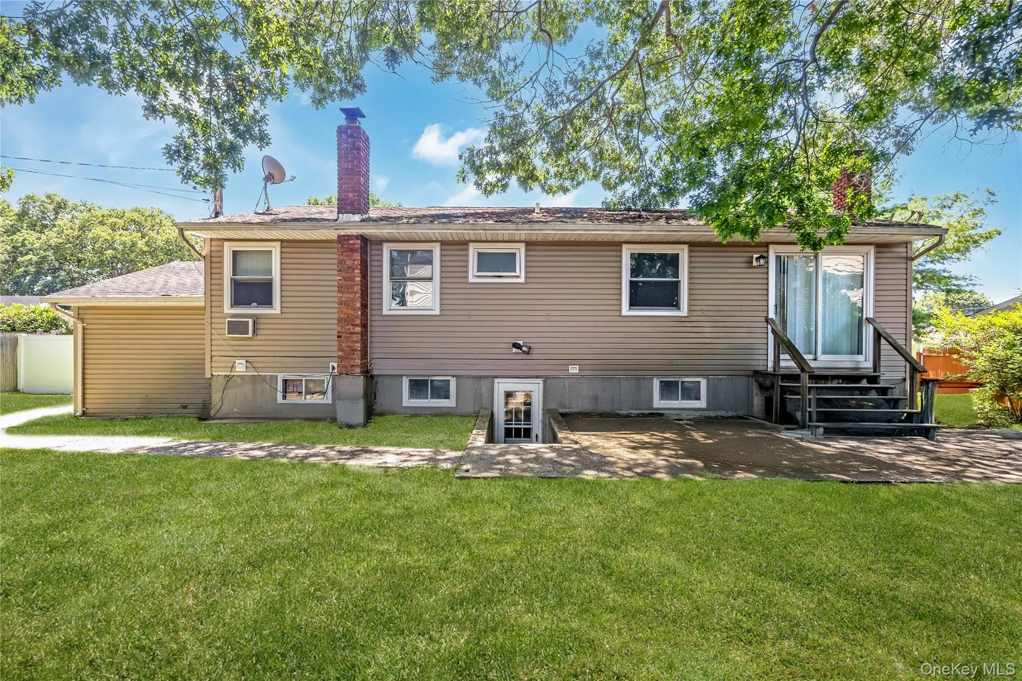 27 Morton Street, Brookhaven, NY, 5 Bedrooms Bedrooms, 11 Rooms Rooms,2 BathroomsBathrooms,Residential,For Rent,Morton,0,1030720 27 Morton Street, Brookhaven, NY, 5 Bedrooms Bedrooms, 11 Rooms Rooms,2 BathroomsBathrooms,Residential,For Rent,Morton,0,1030720