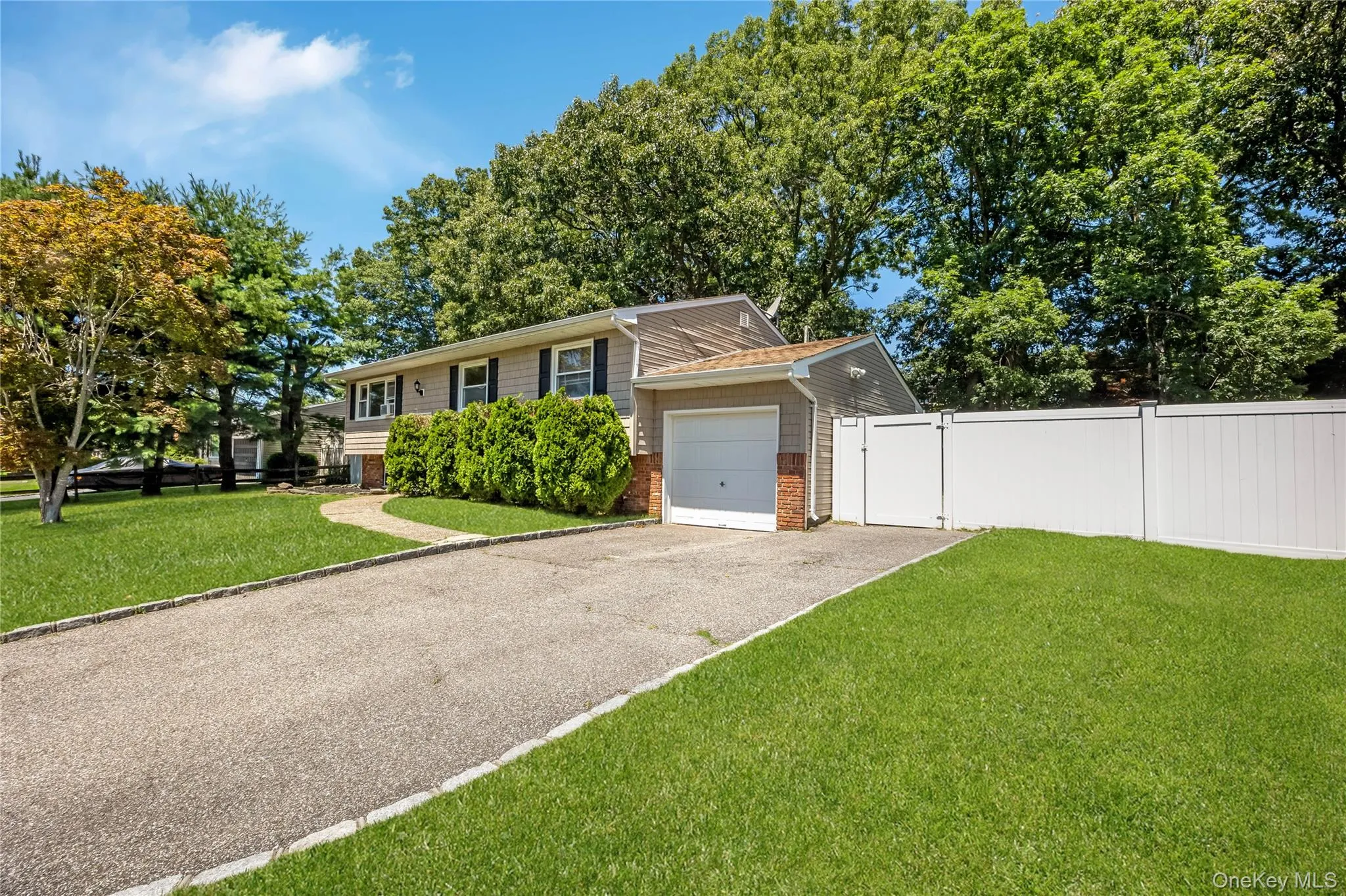 27 Morton Street, Brookhaven, NY, 5 Bedrooms Bedrooms, 11 Rooms Rooms,2 BathroomsBathrooms,Residential,For Rent,Morton,0,1030720 27 Morton Street, Brookhaven, NY, 5 Bedrooms Bedrooms, 11 Rooms Rooms,2 BathroomsBathrooms,Residential,For Rent,Morton,0,1030720