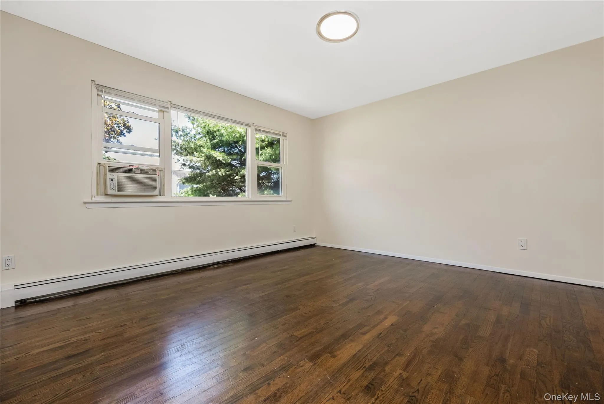 27 Morton Street, Brookhaven, NY, 5 Bedrooms Bedrooms, 11 Rooms Rooms,2 BathroomsBathrooms,Residential,For Rent,Morton,0,1030720 27 Morton Street, Brookhaven, NY, 5 Bedrooms Bedrooms, 11 Rooms Rooms,2 BathroomsBathrooms,Residential,For Rent,Morton,0,1030720