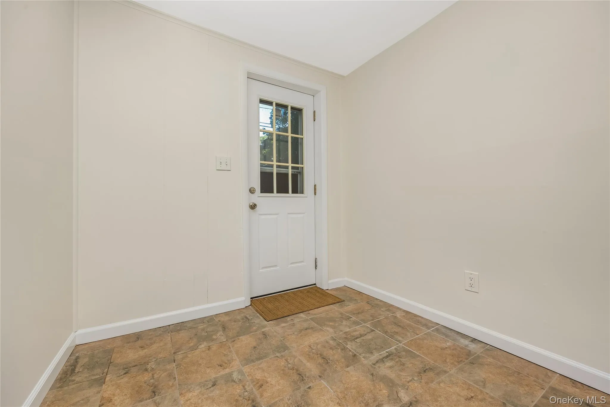 27 Morton Street, Brookhaven, NY, 5 Bedrooms Bedrooms, 11 Rooms Rooms,2 BathroomsBathrooms,Residential,For Rent,Morton,0,1030720 27 Morton Street, Brookhaven, NY, 5 Bedrooms Bedrooms, 11 Rooms Rooms,2 BathroomsBathrooms,Residential,For Rent,Morton,0,1030720