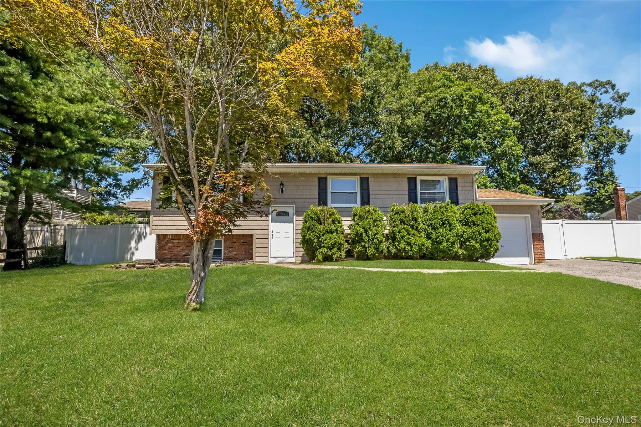 27 Morton Street, Brookhaven, NY, 5 Bedrooms Bedrooms, 11 Rooms Rooms,2 BathroomsBathrooms,Residential,For Rent,Morton,0,1030720 27 Morton Street, Brookhaven, NY, 5 Bedrooms Bedrooms, 11 Rooms Rooms,2 BathroomsBathrooms,Residential,For Rent,Morton,0,1030720