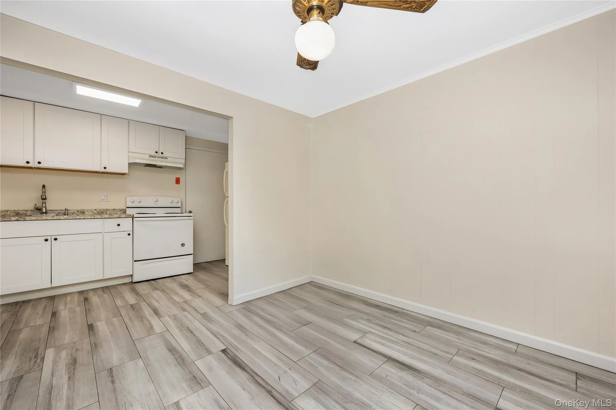 27 Morton Street, Brookhaven, NY, 5 Bedrooms Bedrooms, 11 Rooms Rooms,2 BathroomsBathrooms,Residential,For Rent,Morton,0,1030720 27 Morton Street, Brookhaven, NY, 5 Bedrooms Bedrooms, 11 Rooms Rooms,2 BathroomsBathrooms,Residential,For Rent,Morton,0,1030720